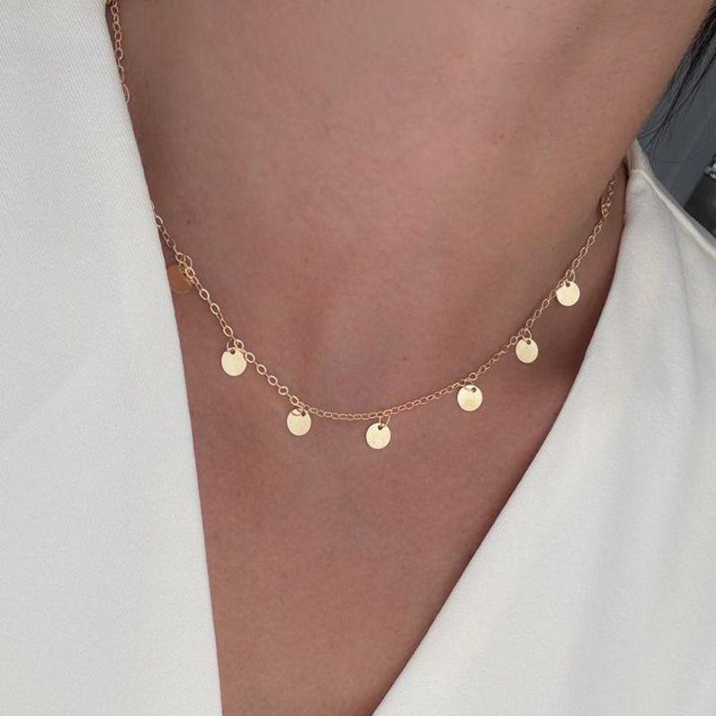 chocker medalha pendurada